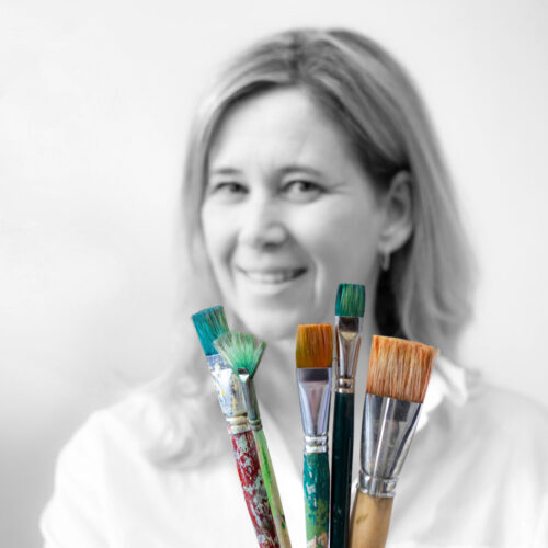 Karin Greife mit Pinseln