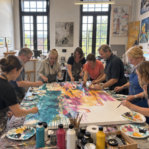 1-Tag-Malworkshop mit Karin Greife für Teams (aus Unternehmen) - Schritt für Schritt zum gemeinsamen Gemälde inkl. aller Materialien