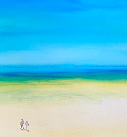 Der Kunstdruck zeigt ein Paar an einem weiten einsamen Strand in leuchtenden und zugleich sanften Farben - blauer Sommerhimmel und heller Sandstrand, türkises Wasser.