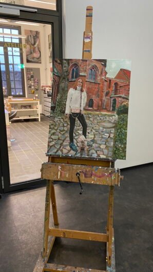 Kunstdruck "Sylvie vor der Lüneburger St. Michaeliskirche" - Ansicht 6